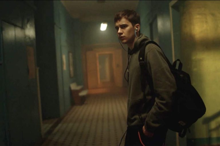 Зарыться в бунт: «Трудные подростки», «Мятежная Луна» и «Блеск»