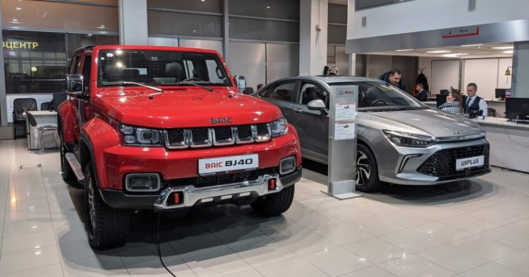 «Автостат»: доля китайских машин в России достигла 61%