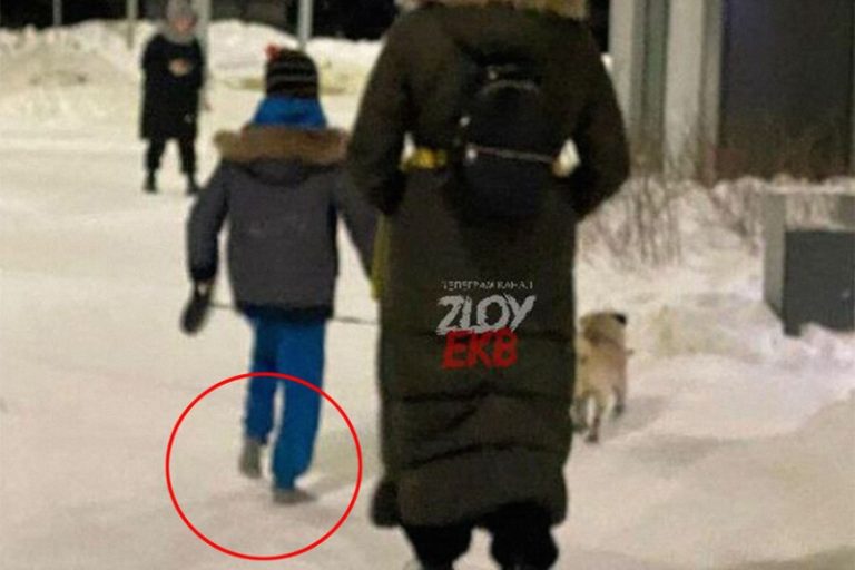 Екатеринбурженка вывела сына гулять в одних носках в -20°С