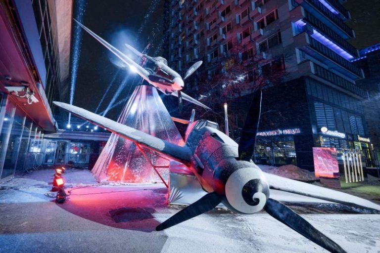 Насладились «Прелестью»: Pharaoh вышел в свет с женой, SHAMAN поднялся на эшафот