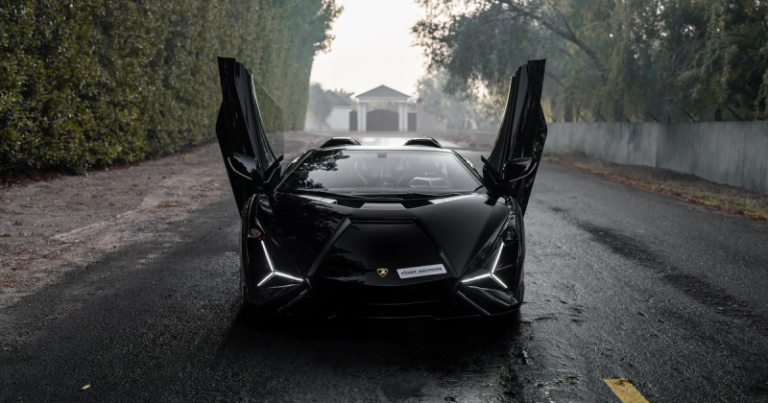 Редчайший гибридный Lamborghini продают в Дубае