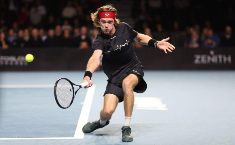 Рублев вышел в полуфинал теннисного турнира в Гонконге