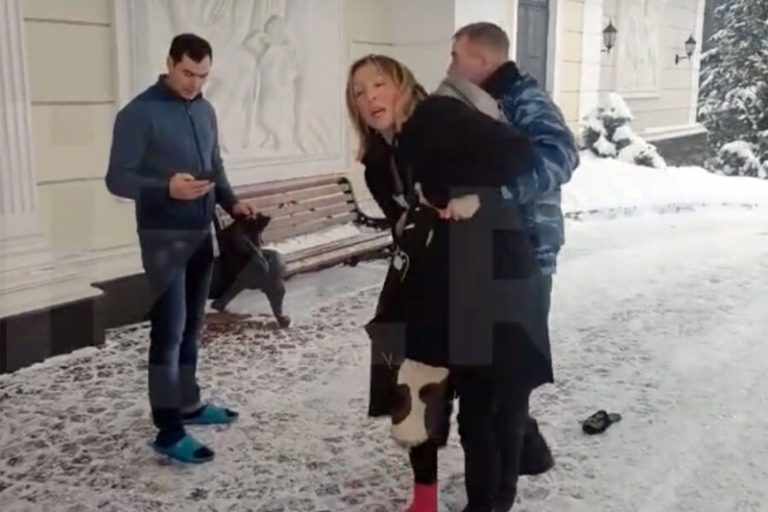 СКР возбудил дело после нападения на журналистов «Известий» в Подмосковье