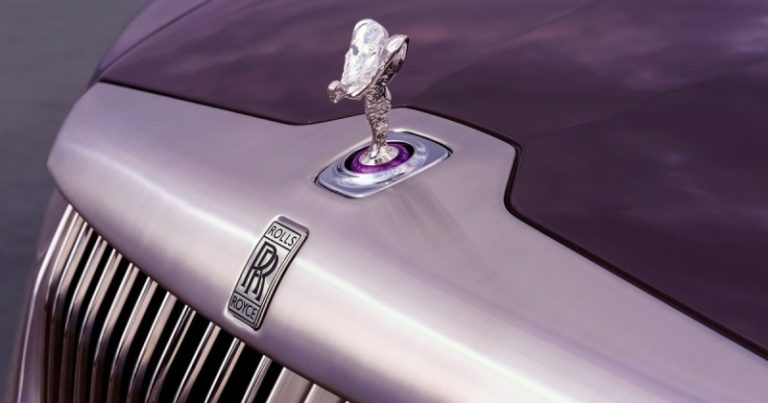 Джейсон Момоа превратил винтажный Rolls-Royce в электрокар