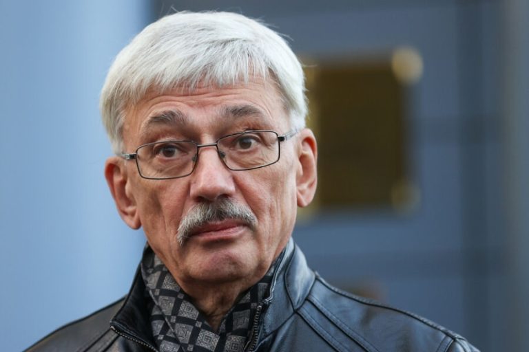 Минюст внес в реестр иноагентов правозащитника Олега Орлова и еще пять человек