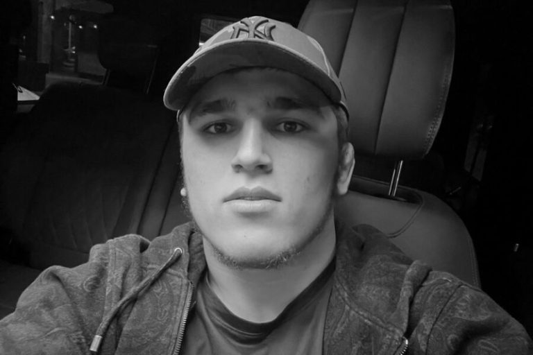 Российского бойца Fight Nights Мутаева убили в центре Махачкалы