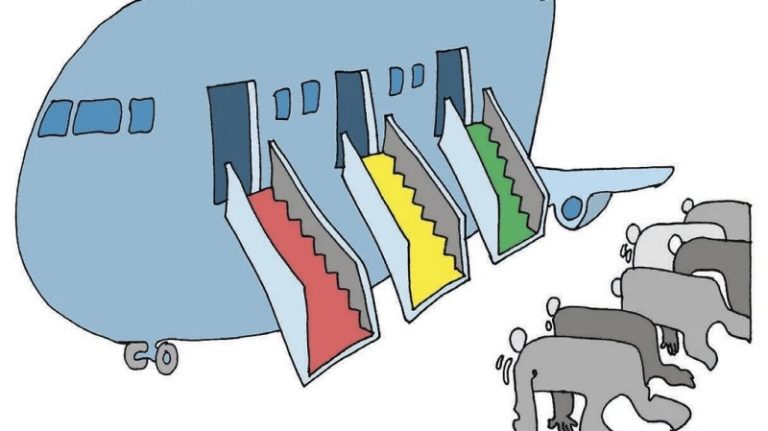 Аэропорты просят власти не запрещать проход в терминалы без билета