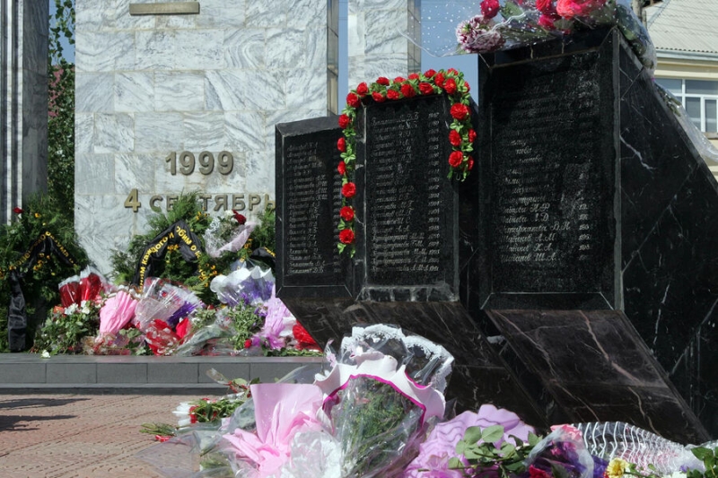 Мемориалы на местах трагедий