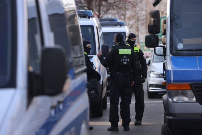 Спецназ в Берлине провел операцию по захвату экс-членов «Фракции Красной армии»