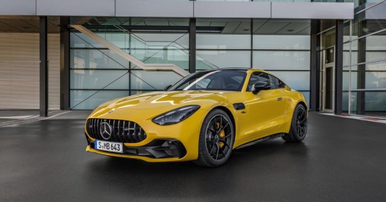 Спорткар Mercedes-AMG перешел на четыре цилиндра