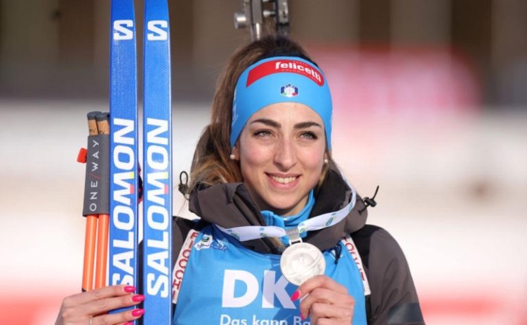 Виттоцци возглавила общий зачет КМ по биатлону перед последней гонкой