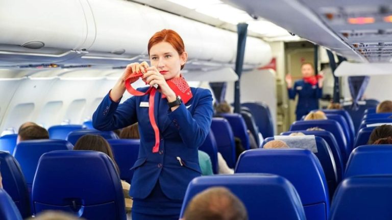 Градус контроль: авиапассажиров хотят проверять на алкотестерах