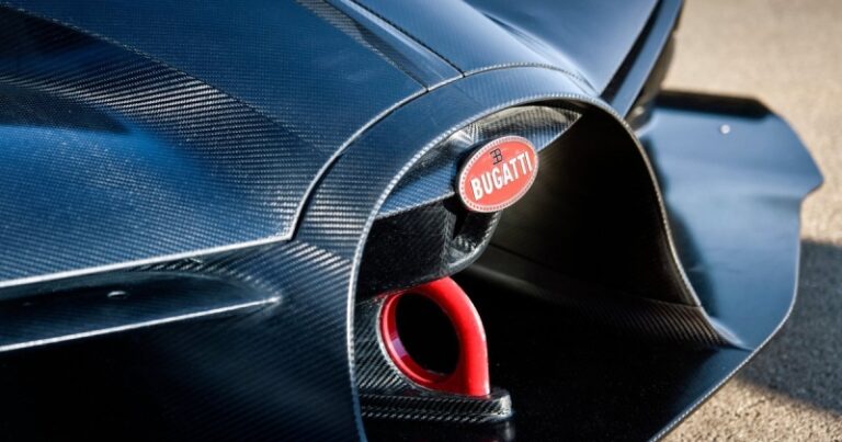 Новый гиперкар Bugatti оказался быстрее болида Формулы-1