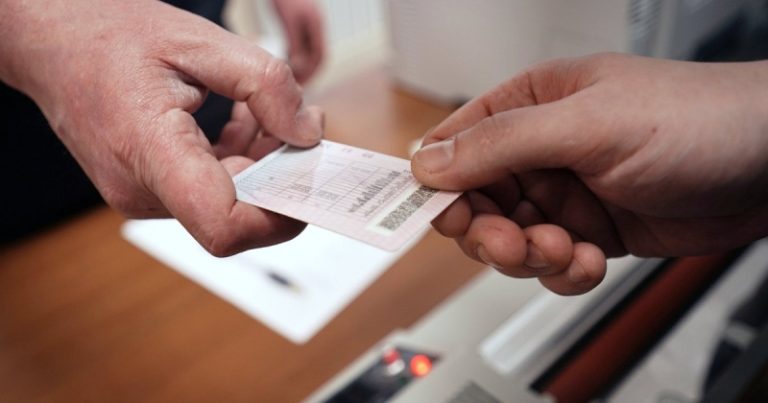 Россияне смогут обменять свои водительские права на белорусские без экзамена