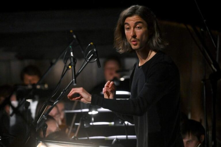 И Ленни такой молодой: Кравиц дает рок, RM сквернословит