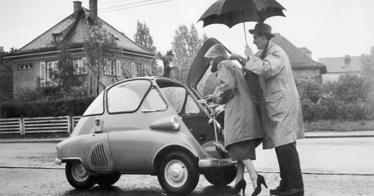 Как в 60-х бежали через Берлинскую стену с помощью BMW Isetta