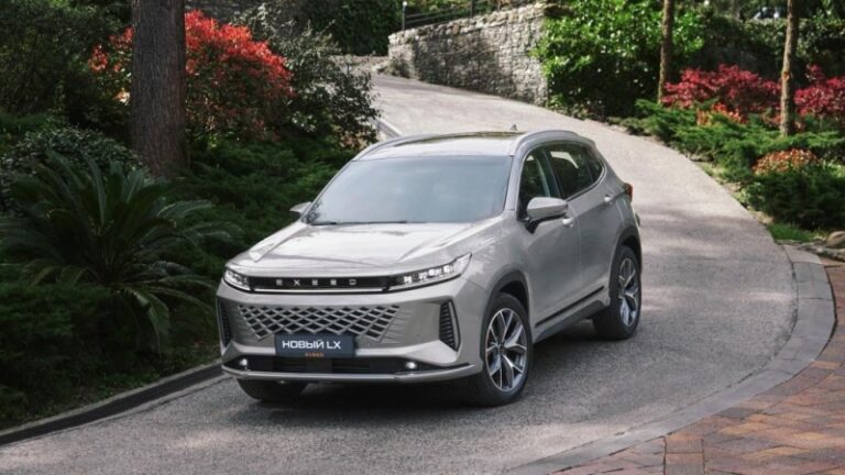 Самый доступный кроссовер Exeed в РФ обновился и подорожал