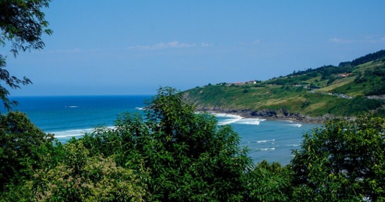 Сколько стоит тур на двоих в Испанию летом 2024 года. Цены удивят