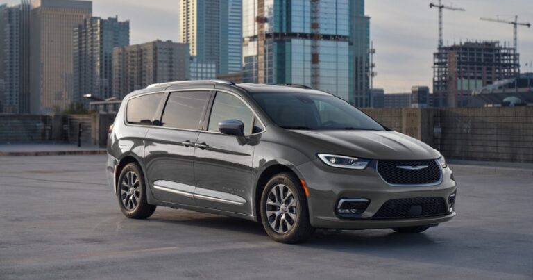 Студентка добилась от Stellantis компенсации в 8,5 млн долларов