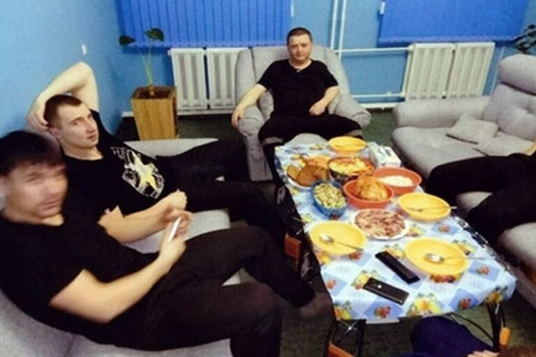 Как устроить себе комфортную жизнь в местах лишения свободы