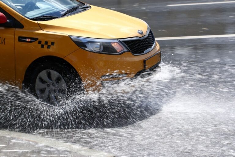 МИД Киргизии назвал жертвой таксиста, который выгнал из машины ветеранов СВО