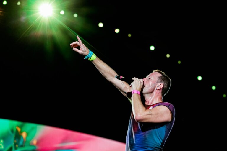 Post сдал: Мэлоун уходит в кантри, Coldplay — в космос