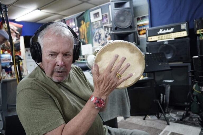 СК РФ начал доследственную проверку Макаревича после его беседы с пранкерами