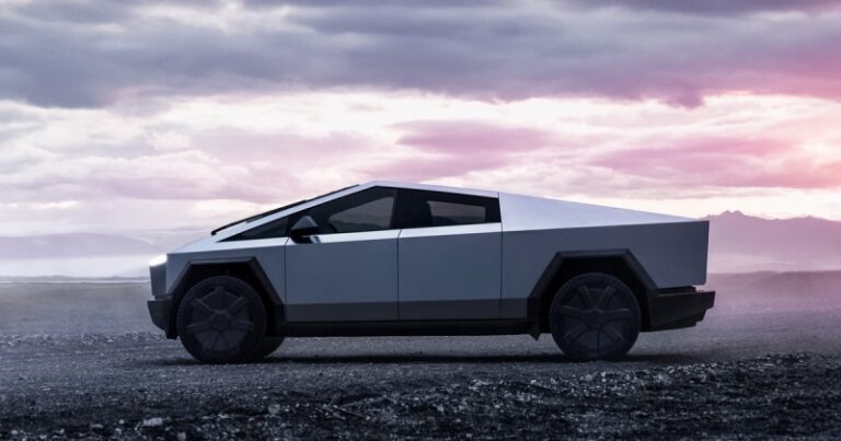 Tesla отзывает около 12 тысяч Cybertruck