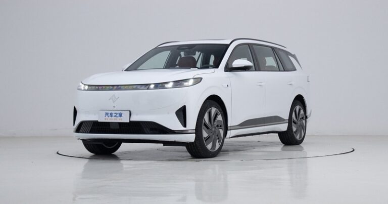 Китайский Leapmotor представил большой трехрядный кроссовер C16