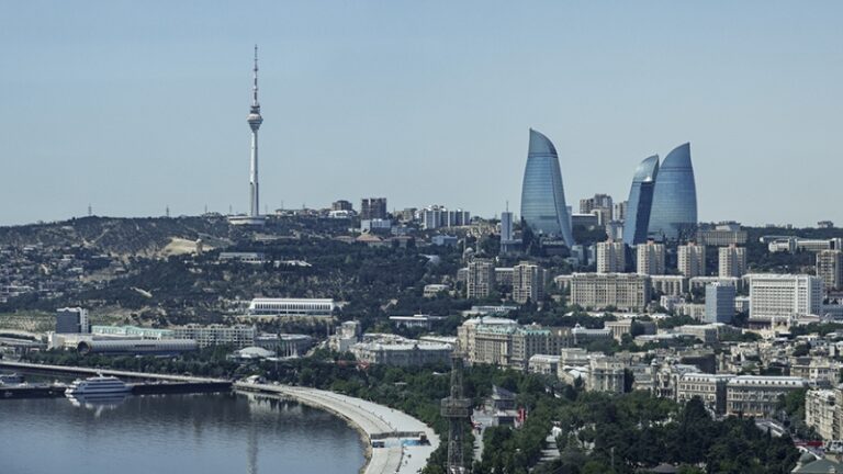 Звезды зажигали: Джейсон Деруло и Имани открыли первый Dream Fest в Баку